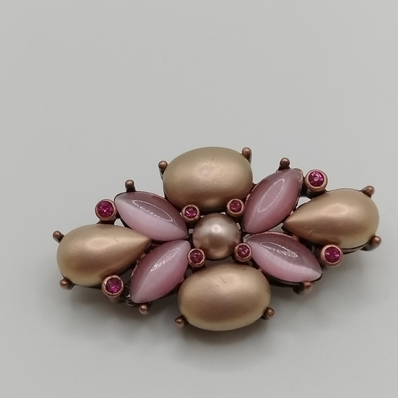 Vintage Brass Monet Pink Mauve Cabochons Rhinestones 1 3/4" Brooch Pin - Picture 3 of 6